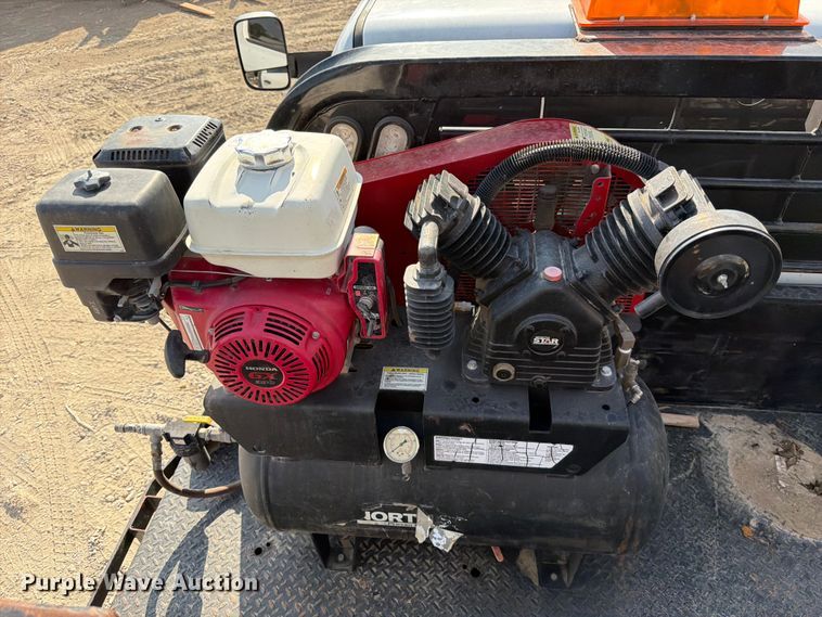 image for item DX5882 2022 RAM 3500 flatbed truck