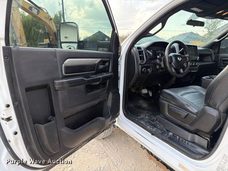 image for item DX5882 2022 RAM 3500 flatbed truck