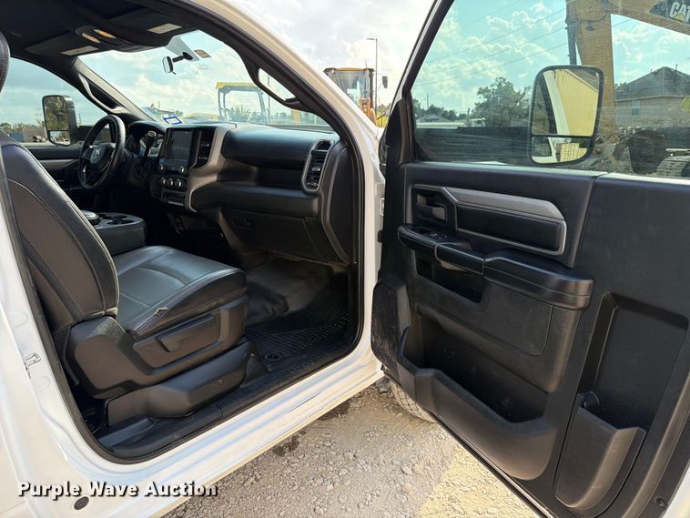 image for item DX5882 2022 RAM 3500 flatbed truck