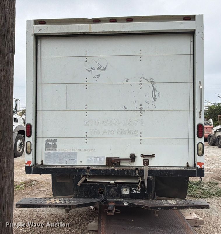image for item DX5887 2000 Ford E350 box truck