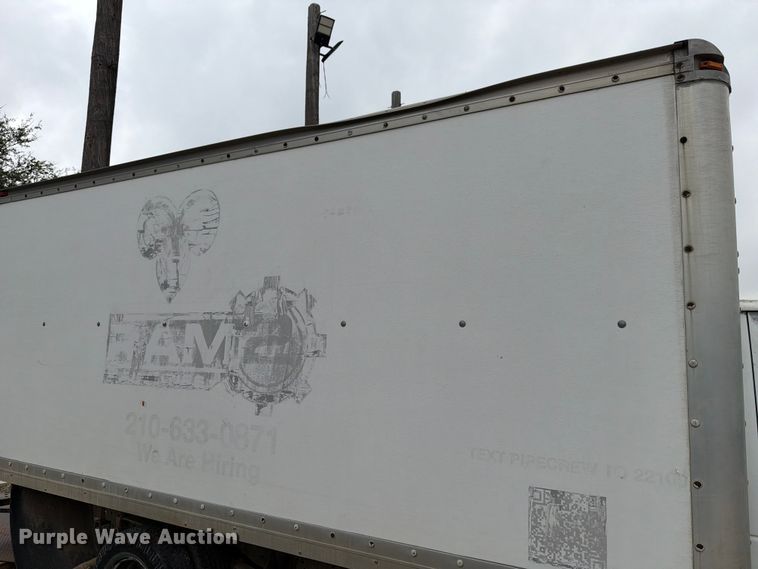 image for item DX5887 2000 Ford E350 box truck