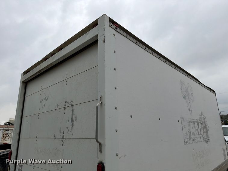 image for item DX5887 2000 Ford E350 box truck