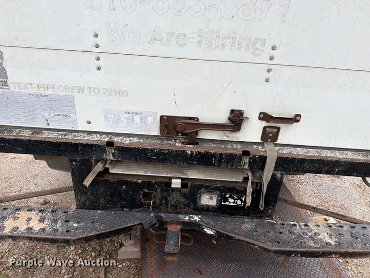 image for item DX5887 2000 Ford E350 box truck