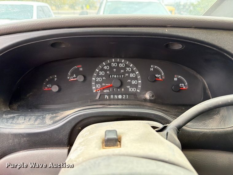 image for item DX5887 2000 Ford E350 box truck