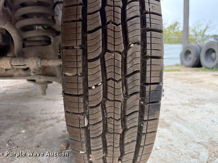 image for item DX5887 2000 Ford E350 box truck