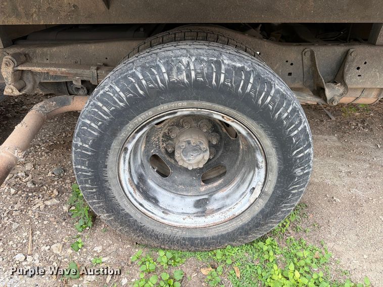 image for item DX5887 2000 Ford E350 box truck