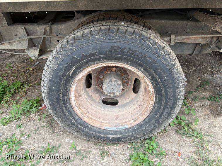 image for item DX5887 2000 Ford E350 box truck