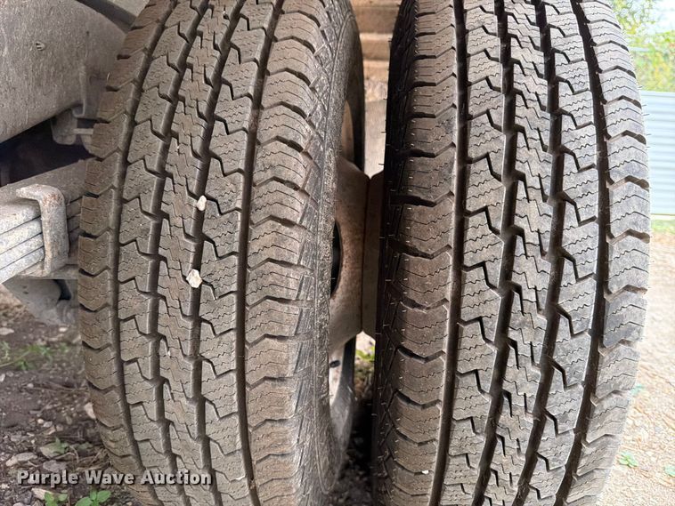 image for item DX5887 2000 Ford E350 box truck