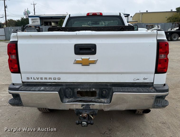 image for item DX5888 2015 Chevrolet Silverado 2500HD pickup truck