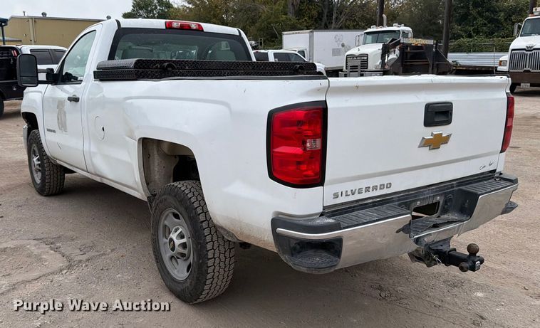 image for item DX5888 2015 Chevrolet Silverado 2500HD pickup truck
