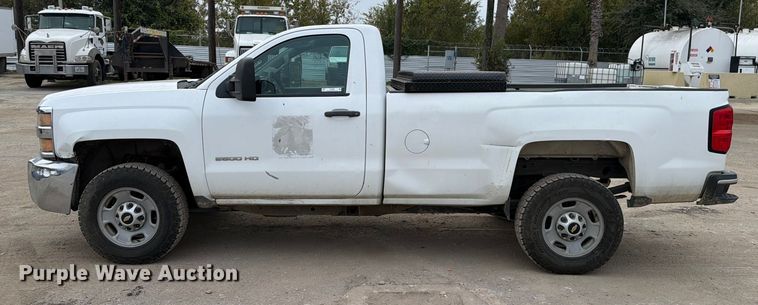 image for item DX5888 2015 Chevrolet Silverado 2500HD pickup truck