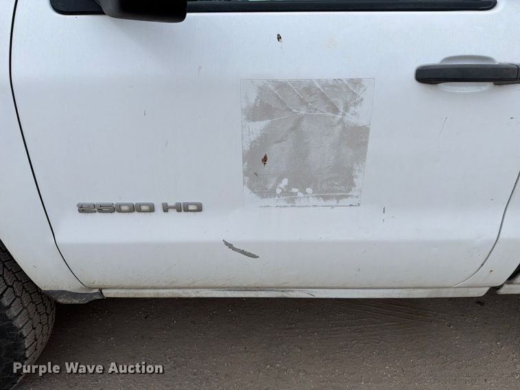 image for item DX5888 2015 Chevrolet Silverado 2500HD pickup truck