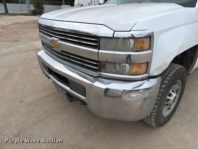 image for item DX5888 2015 Chevrolet Silverado 2500HD pickup truck