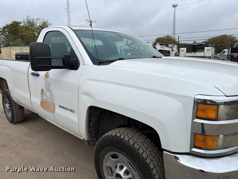 image for item DX5888 2015 Chevrolet Silverado 2500HD pickup truck