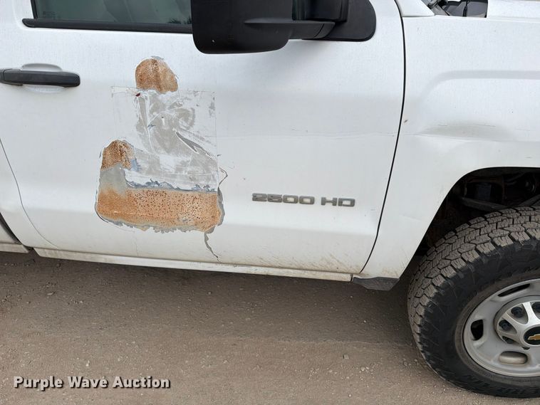 image for item DX5888 2015 Chevrolet Silverado 2500HD pickup truck