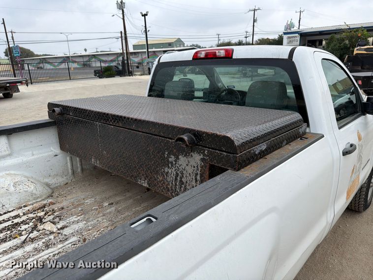 image for item DX5888 2015 Chevrolet Silverado 2500HD pickup truck