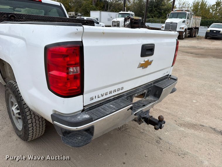 image for item DX5888 2015 Chevrolet Silverado 2500HD pickup truck
