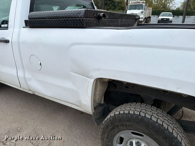 image for item DX5888 2015 Chevrolet Silverado 2500HD pickup truck