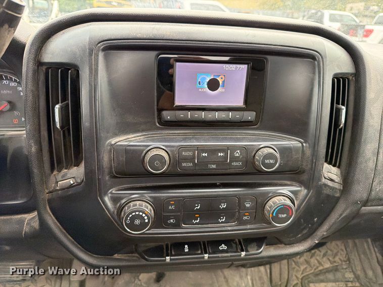 image for item DX5888 2015 Chevrolet Silverado 2500HD pickup truck