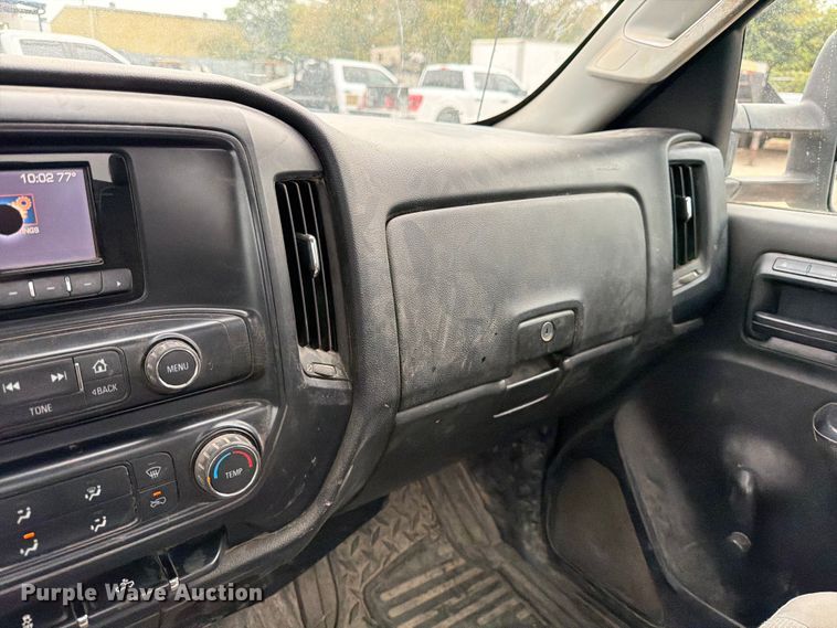 image for item DX5888 2015 Chevrolet Silverado 2500HD pickup truck