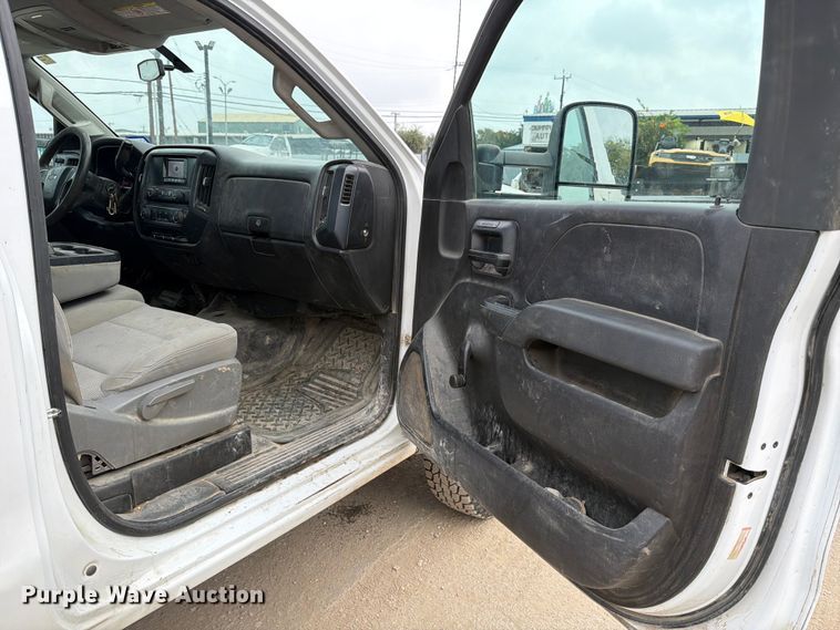 image for item DX5888 2015 Chevrolet Silverado 2500HD pickup truck