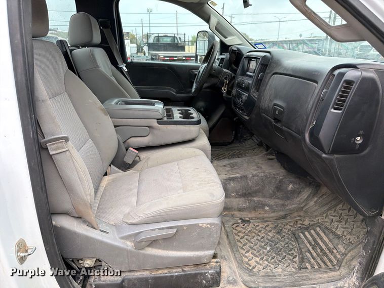 image for item DX5888 2015 Chevrolet Silverado 2500HD pickup truck