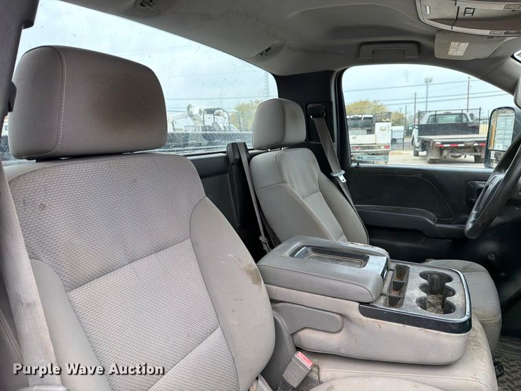 image for item DX5888 2015 Chevrolet Silverado 2500HD pickup truck