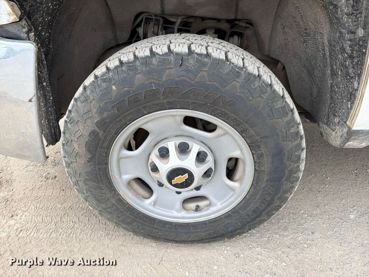 image for item DX5888 2015 Chevrolet Silverado 2500HD pickup truck