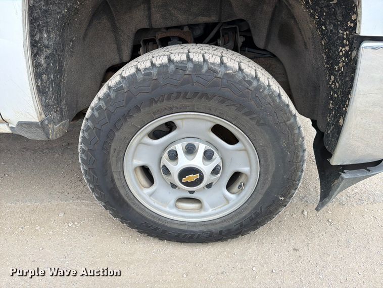 image for item DX5888 2015 Chevrolet Silverado 2500HD pickup truck