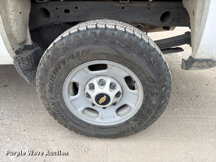 image for item DX5888 2015 Chevrolet Silverado 2500HD pickup truck