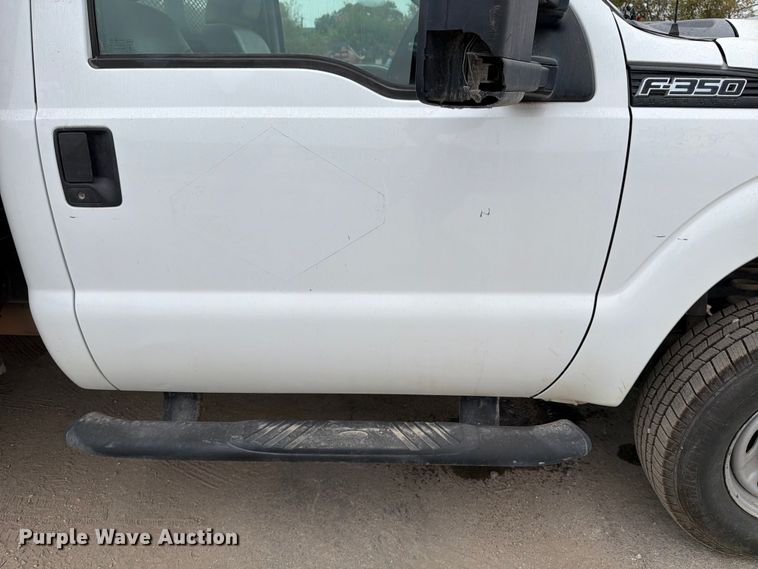 image for item DX5892 2012 Ford F350 Super Duty flatbed pickup truck