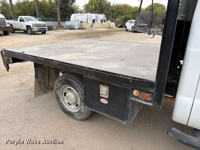 image for item DX5892 2012 Ford F350 Super Duty flatbed pickup truck