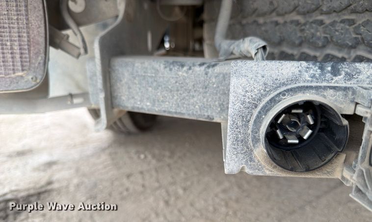 image for item DX5892 2012 Ford F350 Super Duty flatbed pickup truck