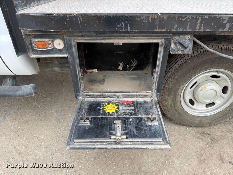 image for item DX5892 2012 Ford F350 Super Duty flatbed pickup truck