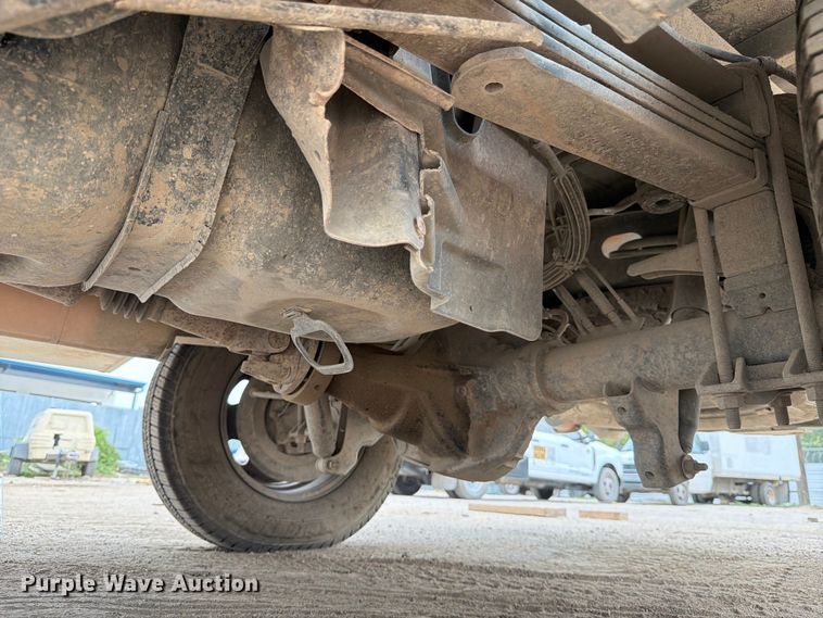 image for item DX5892 2012 Ford F350 Super Duty flatbed pickup truck