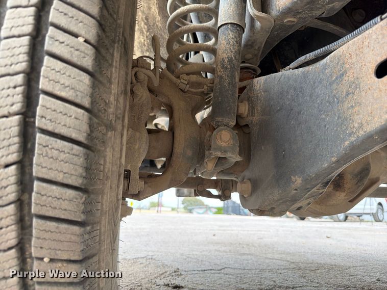 image for item DX5892 2012 Ford F350 Super Duty flatbed pickup truck