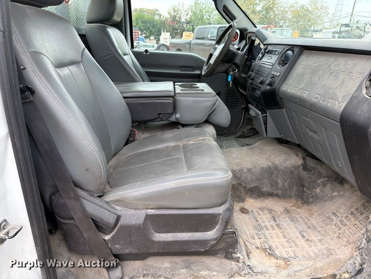 image for item DX5892 2012 Ford F350 Super Duty flatbed pickup truck