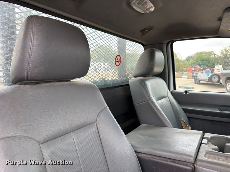 image for item DX5892 2012 Ford F350 Super Duty flatbed pickup truck