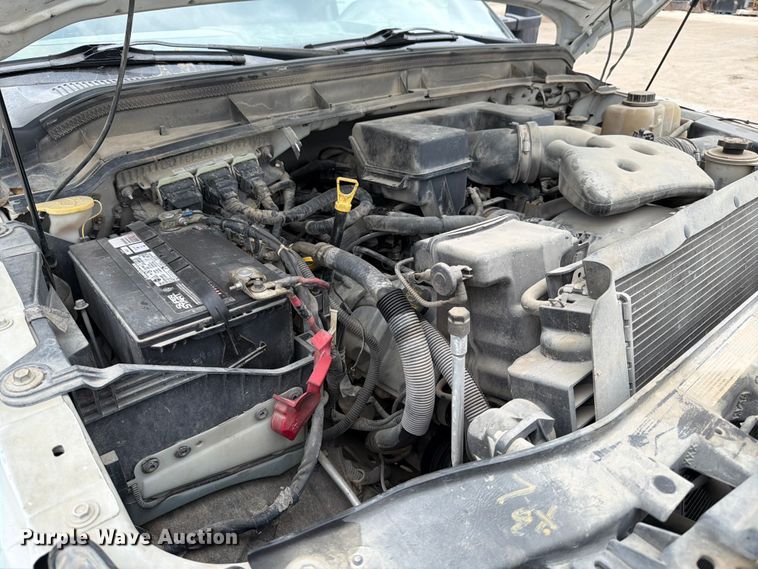 image for item DX5892 2012 Ford F350 Super Duty flatbed pickup truck