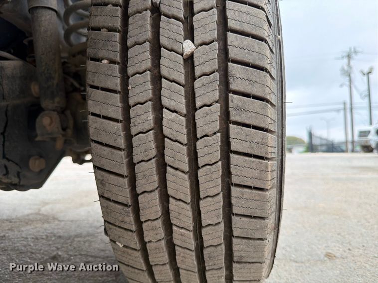 image for item DX5892 2012 Ford F350 Super Duty flatbed pickup truck