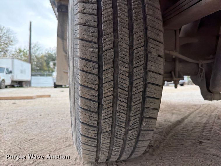 image for item DX5892 2012 Ford F350 Super Duty flatbed pickup truck