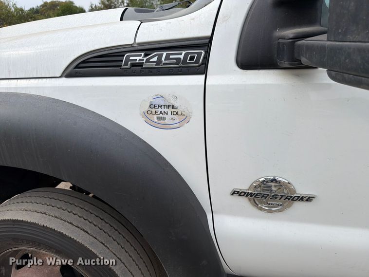 image for item DX5893 2015 Ford F450 Super Duty Crew Cab utility / service truck