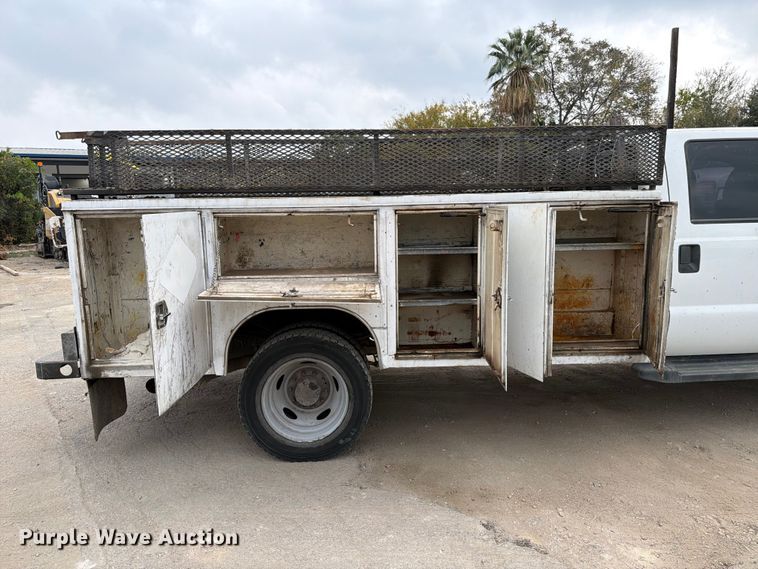 image for item DX5893 2015 Ford F450 Super Duty Crew Cab utility / service truck