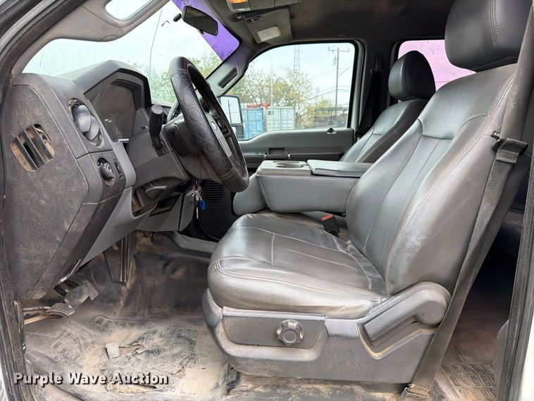 image for item DX5893 2015 Ford F450 Super Duty Crew Cab utility / service truck