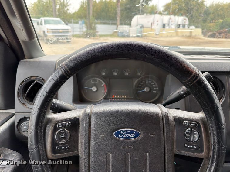 image for item DX5893 2015 Ford F450 Super Duty Crew Cab utility / service truck