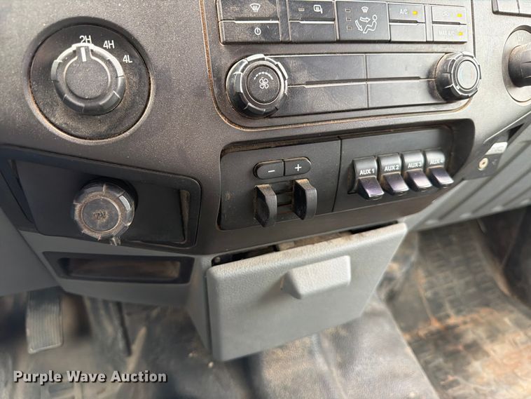 image for item DX5893 2015 Ford F450 Super Duty Crew Cab utility / service truck