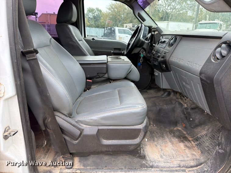 image for item DX5893 2015 Ford F450 Super Duty Crew Cab utility / service truck