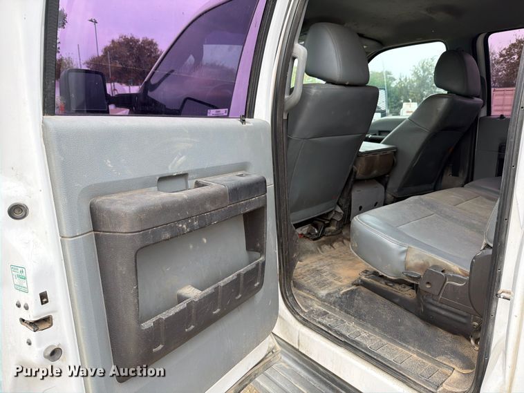 image for item DX5893 2015 Ford F450 Super Duty Crew Cab utility / service truck