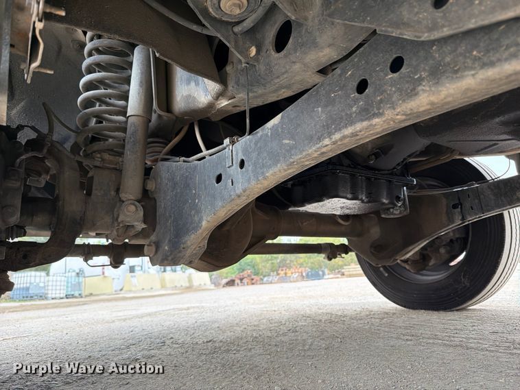 image for item DX5893 2015 Ford F450 Super Duty Crew Cab utility / service truck