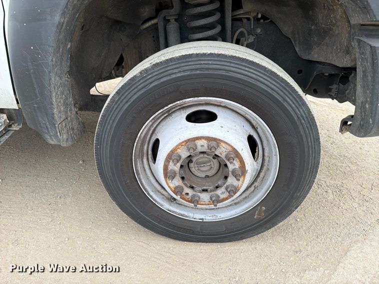 image for item DX5893 2015 Ford F450 Super Duty Crew Cab utility / service truck